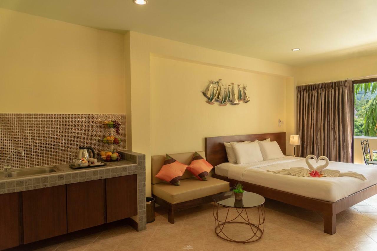 Park 38 Hotel - Sha Plus Phuket Esterno foto