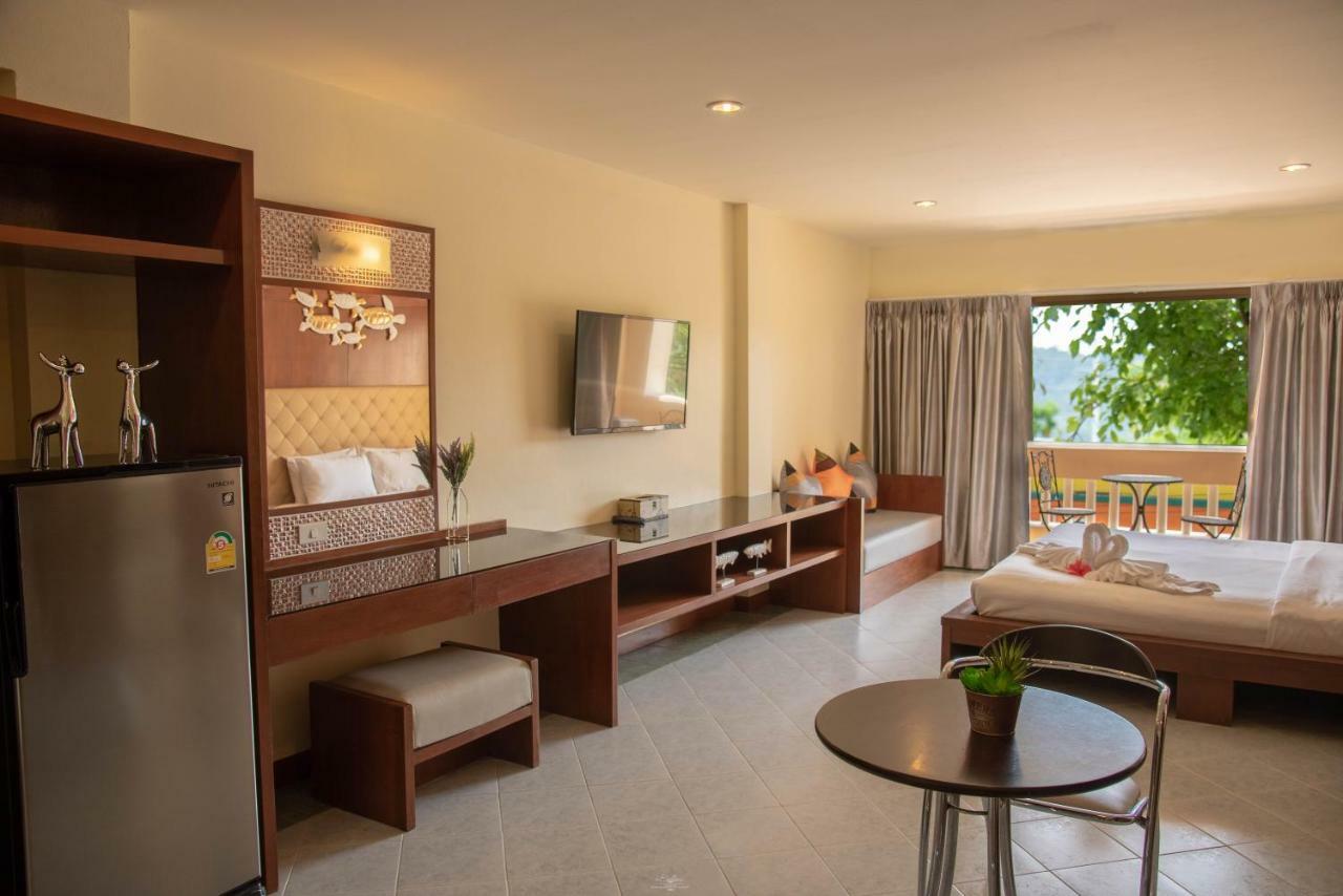 Park 38 Hotel - Sha Plus Phuket Esterno foto