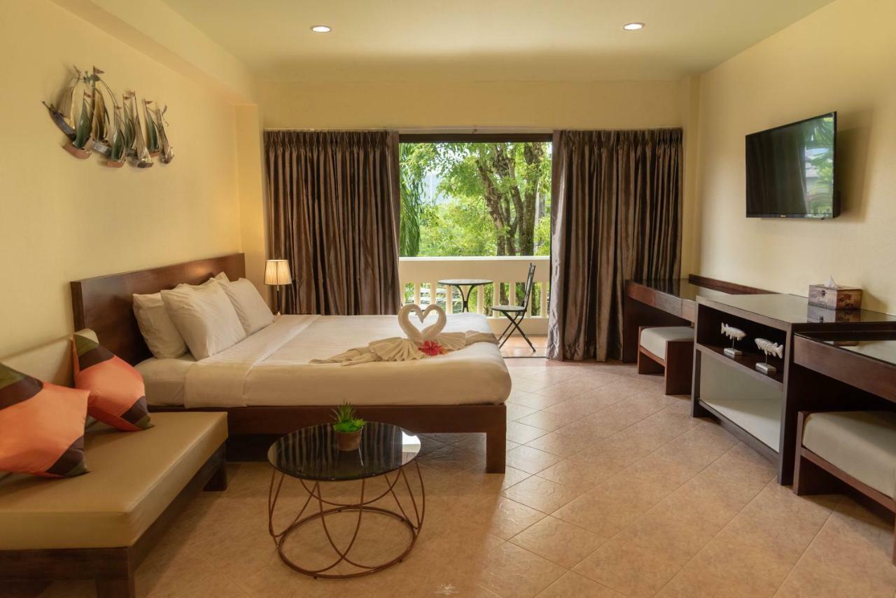 Park 38 Hotel - Sha Plus Phuket Esterno foto